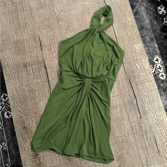Cinq a Sept Kaily Mini Halter Dress. - Picture 4 of 10